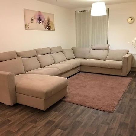 Great House + Air Conditioning + Free Car Parking Manchester Exterior foto