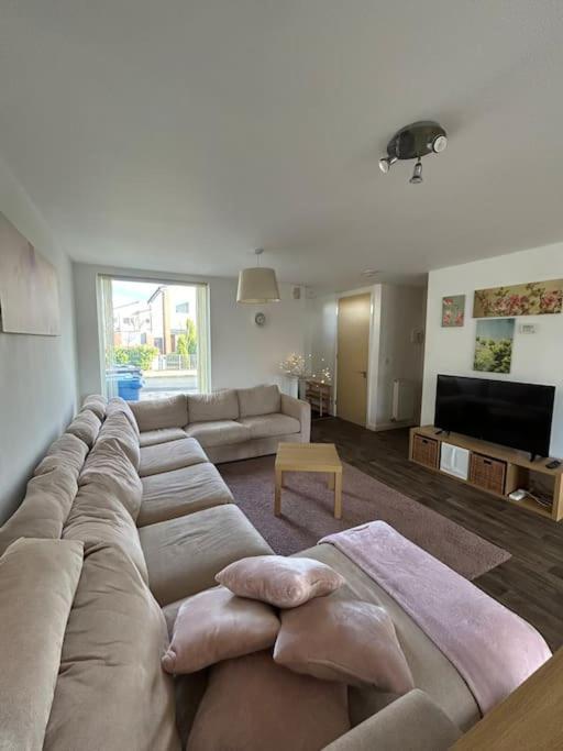 Great House + Air Conditioning + Free Car Parking Manchester Exterior foto