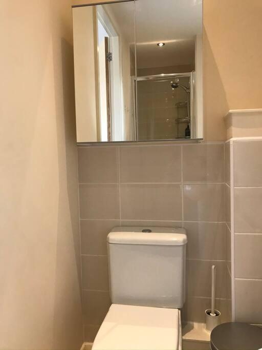 Great House + Air Conditioning + Free Car Parking Manchester Exterior foto